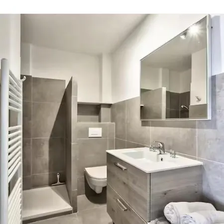 Superbe T2 Avec Terrasse De 16m2 Vue Xxl * Saint-Raphaël